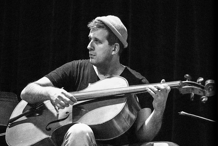 Sébastien Giniaux - Concert - Chant Song - Mathias Lévy © Julien Vaugelade